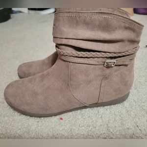 St. John's Bay Women's Key Flat Heel Booties - Size 8.5, Taupe